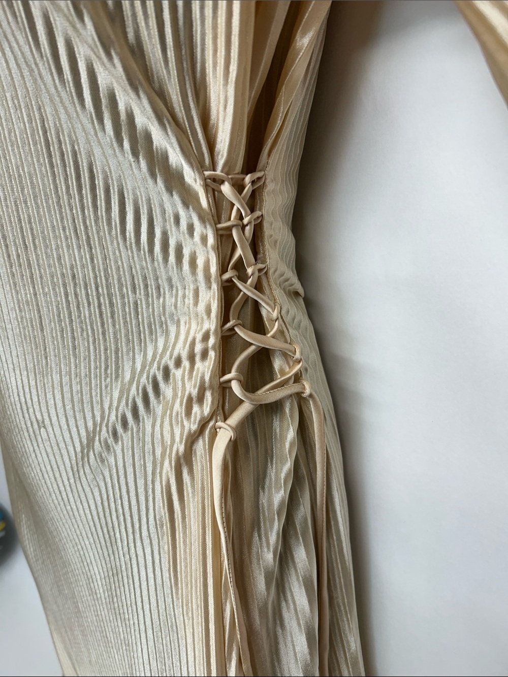 Elegant Cream Pleated Long Sleeve Maxi Dress Podur Size 8 Sexy — image 5 of 8